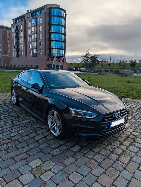 Schwarz Gebraucht 2017 Audi A5 Sportback S-Line Kleinwagen | 23.300 € (Etwas zu teuer) - Bild 1/4