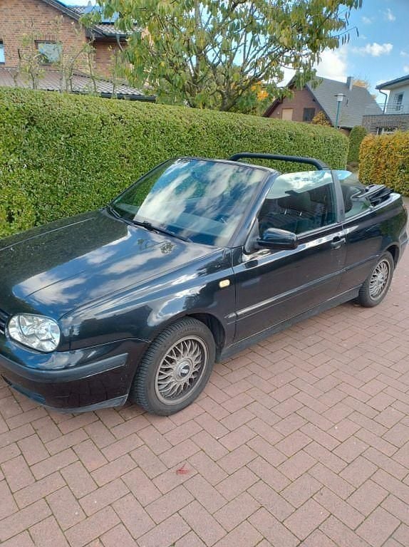 Schwarz Gebraucht 1999 VW Golf Cabriolet Classicline Cabrio | 700 € (Superpreis) - Bild 1/4