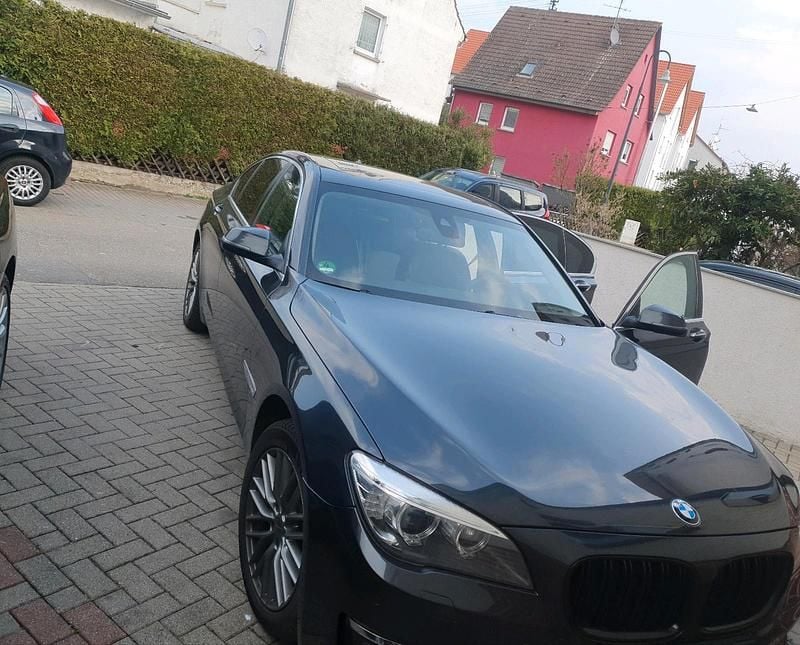 Gebraucht BMW 740 320 PS (235 kW) 2015 Grau Limousine