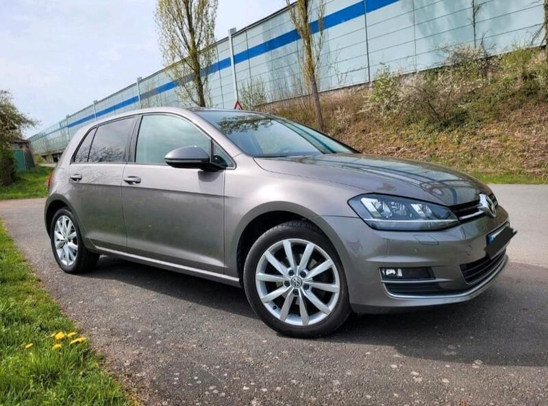 Grau Gebraucht 2014 VW Golf VII Highline Kleinwagen | 11.500 € (Fairer Preis) - Bild 1/4