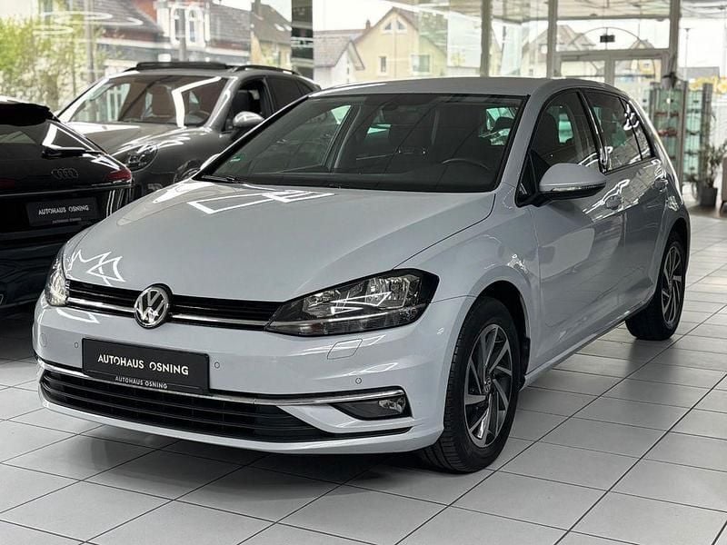 Second-hand VW Golf VII Sound 110 CP (80 kW) 2017 Argintiu Berlinǎ
