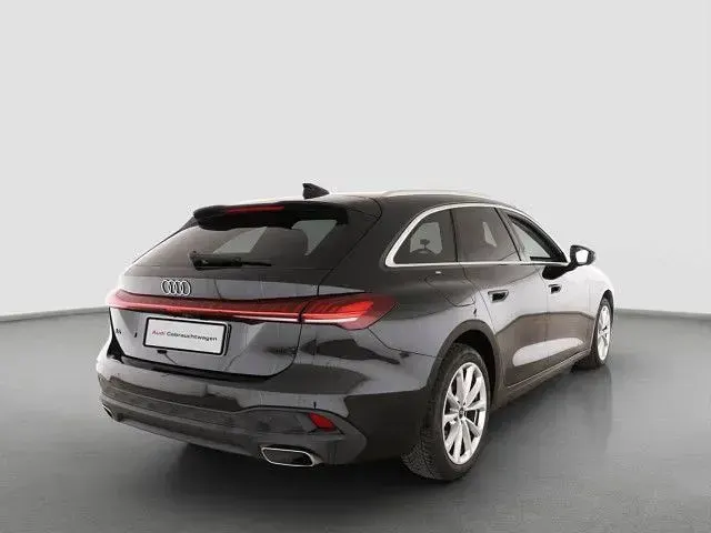Gebraucht Audi A5 Basis 150 PS (110 kW) 2025 Mythosschwarz metallic Kombi