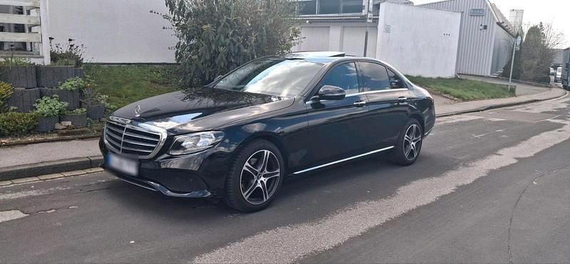 Second-hand Mercedes E200 150 CP (110 kW) 2017 Negru Berlinǎ