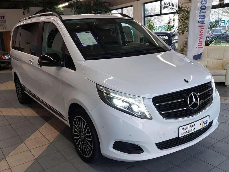 Bergkristallweiss Gebraucht 2019 Mercedes V220 Edition Van / Kleinbus | 35.990 € - Bild 1/4