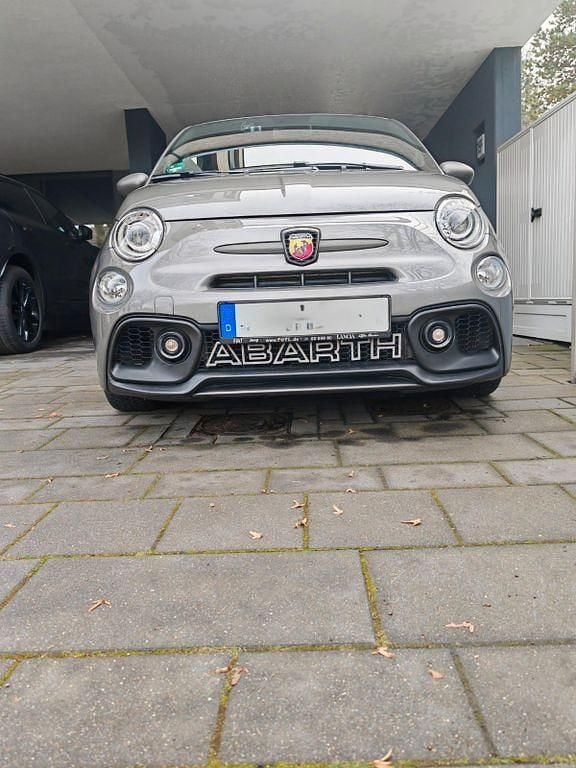 Gebraucht Abarth 695 179 PS (131 kW) 2024 Grau Kleinwagen