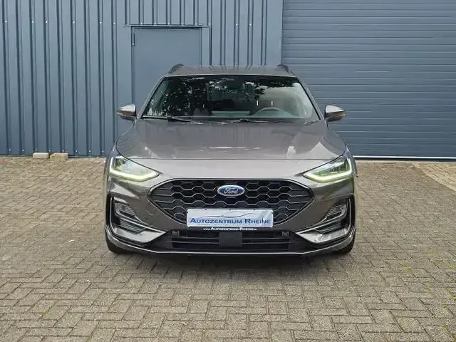 Gebraucht Ford Focus ST-Line 116 PS (85 kW) 2025 Silber Limousine