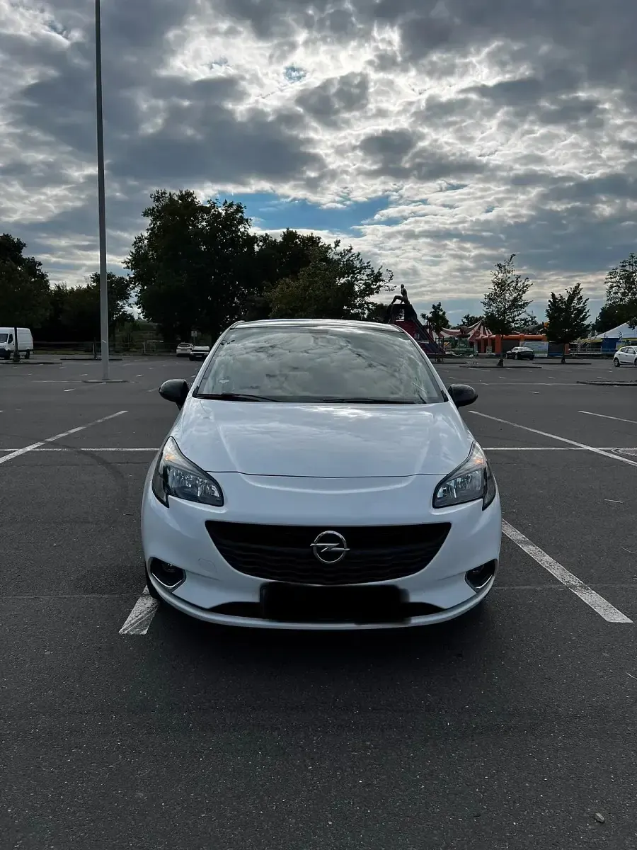 Gebraucht Opel Corsa 101 PS (74 kW) 2015 Weiß Kleinwagen