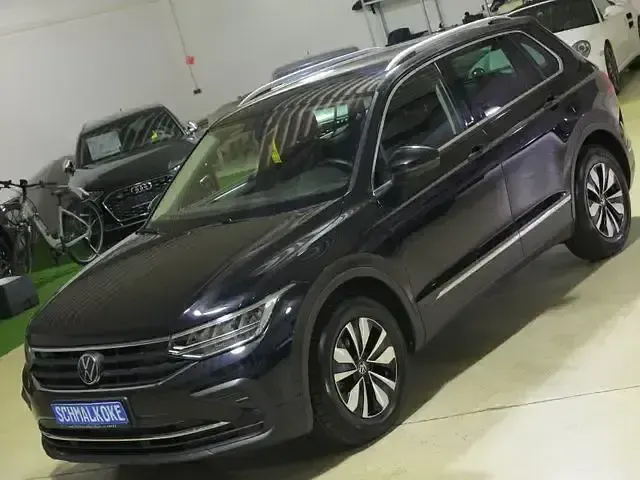Gebraucht VW Tiguan Move 150 PS (110 kW) 2023 Schwarz SUV