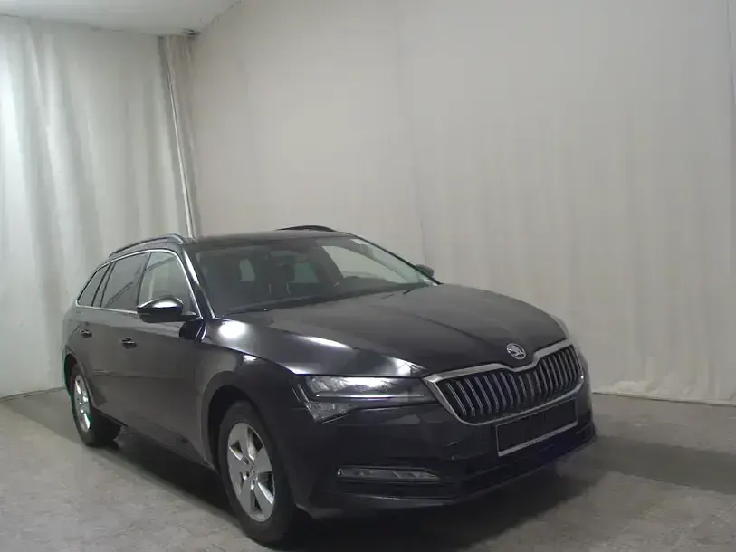 Gebraucht Skoda Superb Ambition 150 PS (110 kW) 2022 Schwarzmagic perleffekt Kombi