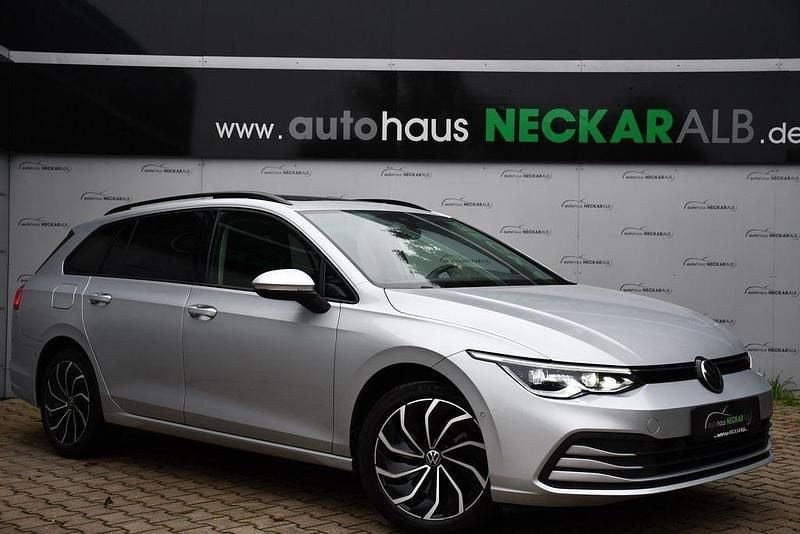 Reflexsilber Gebraucht 2020 VW Golf VIII Life Kombi | 20.480 € (Fairer Preis) - Bild 1/4