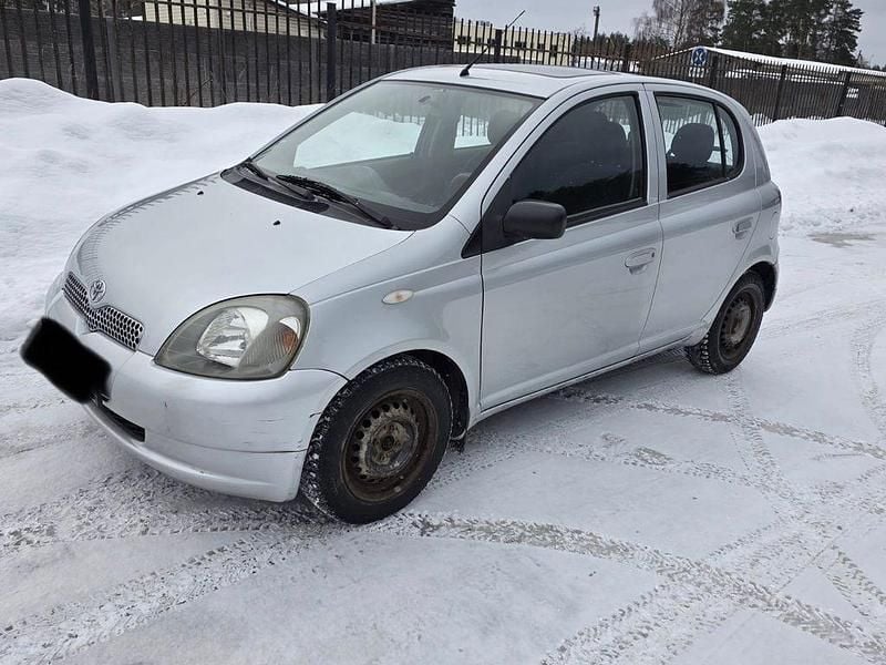 Gebraucht Toyota Yaris Verso Sol 84 PS (61 kW) 2005 Van / Kleinbus