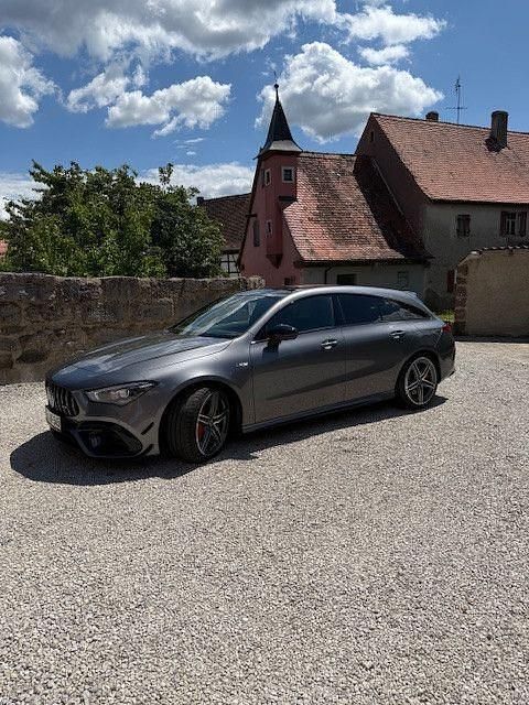 Grau Gebraucht 2022 Mercedes CLA45 AMG Shooting Brake AMG Kombi | 49.900 € (Fairer Preis) - Bild 1/4