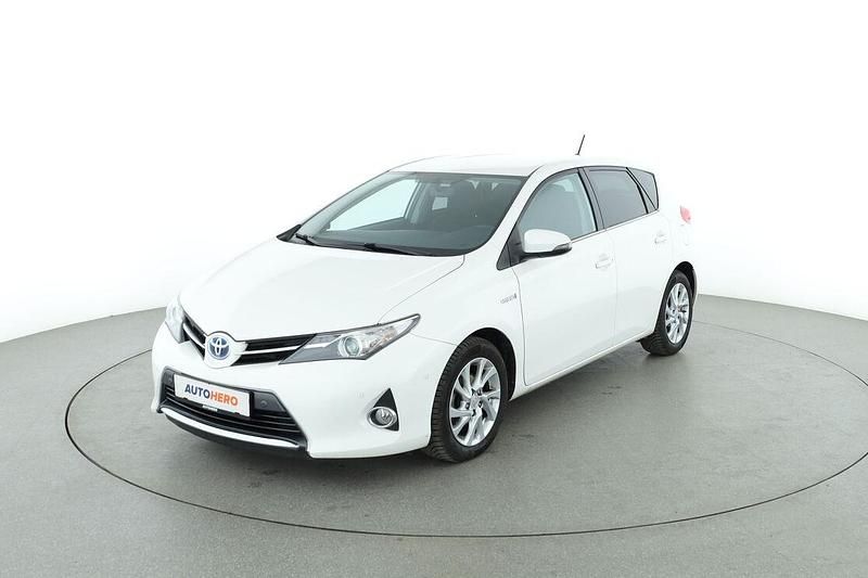 Weiß Gebraucht 2015 Toyota Auris Edition Limousine | 13.090 € (Fairer Preis) - Bild 1/3