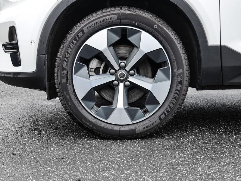 Gebraucht Volvo XC40 Plus 197 PS (144 kW) 2023 Weiss SUV