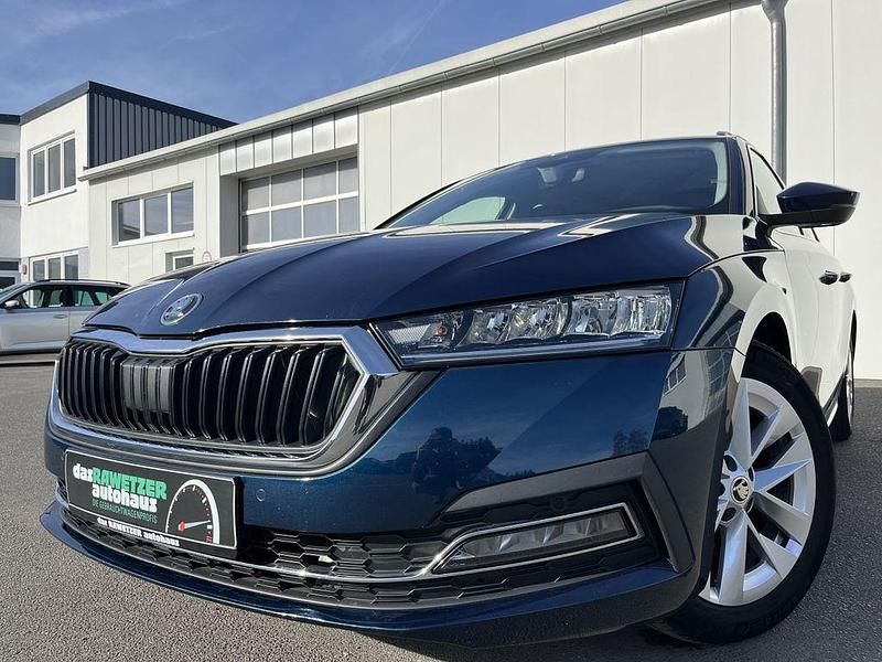 Blau Gebraucht 2020 Skoda Octavia First Edition Kombi | 19.860 € (Guter Preis) - Bild 1/4