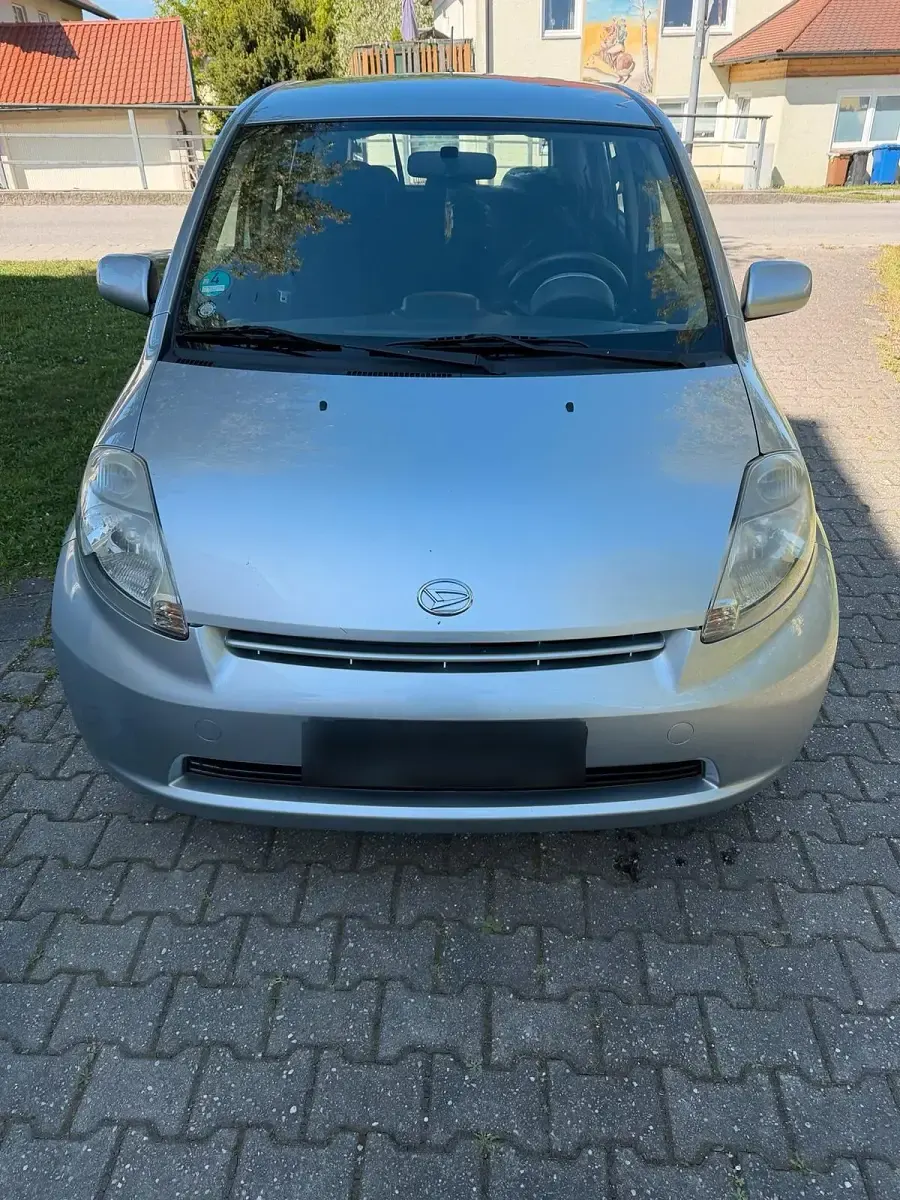 Gebraucht Daihatsu Sirion 69 PS (50 kW) 2005 Silber Kleinwagen