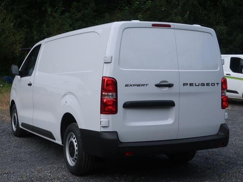 Neu Peugeot Expert 144 PS (105 kW) 2025 Andere farbe Van