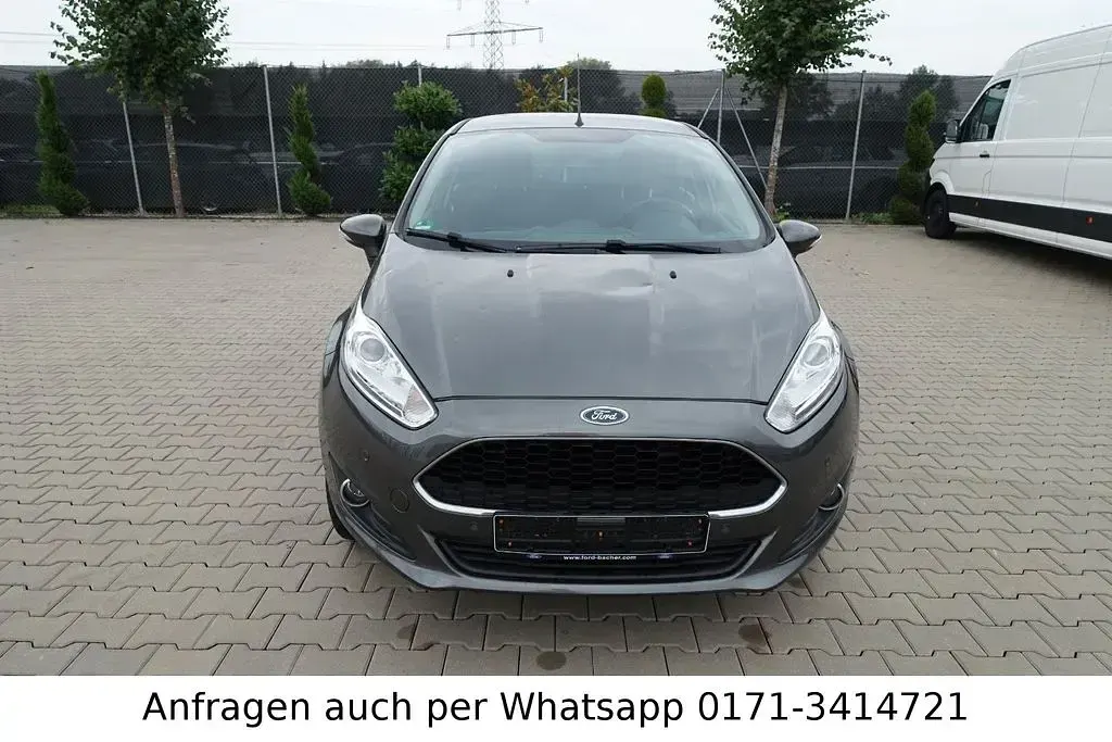 Gebraucht Ford Fiesta Celebration 80 PS (58 kW) 2017 Grau Kleinwagen