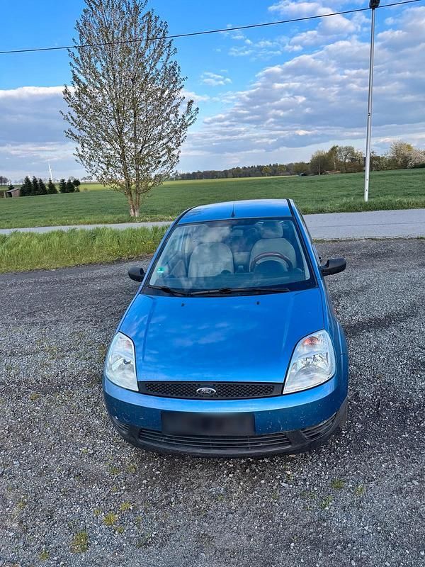 Usata Ford Fiesta 75 CV (55 kW) 2003 Blu Utilitaria