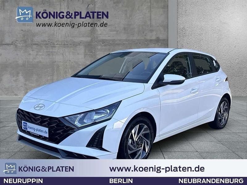Atlas white (weiß) Gebraucht 2025 Hyundai i20 Trend Kleinwagen | 20.990 € (Fairer Preis) - Bild 1/4