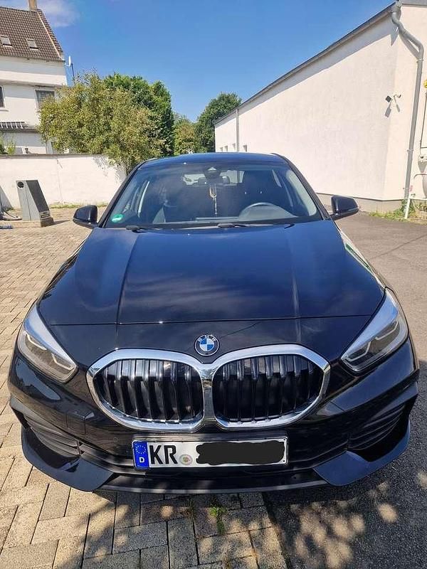 Gebraucht BMW 116 Advantage 109 PS (80 kW) 2022 Schwarz Kleinwagen