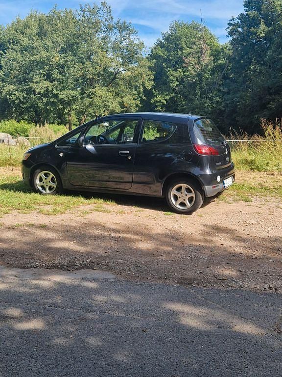 Schwarz Gebraucht 2009 Mitsubishi Colt Inform Limousine | 3.450 € (Fairer Preis) - Bild 1/4