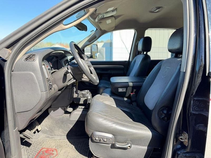 Usado Dodge Ram 345 HP (253 kW) 2005 Preto Pickup