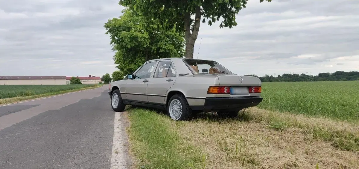 Gebraucht Mercedes 190 72 PS (52 kW) 1986 Limousine