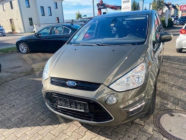 Gebraucht Ford S-MAX Titanium 203 PS (149 kW) 2010 Braun Van / Kleinbus
