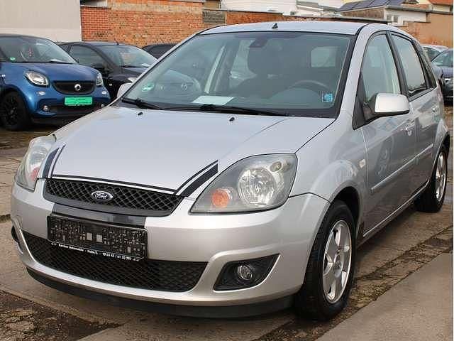 Gebraucht Ford Fiesta Style 80 PS (58 kW) 2008 Polarsilber metallic Kleinwagen