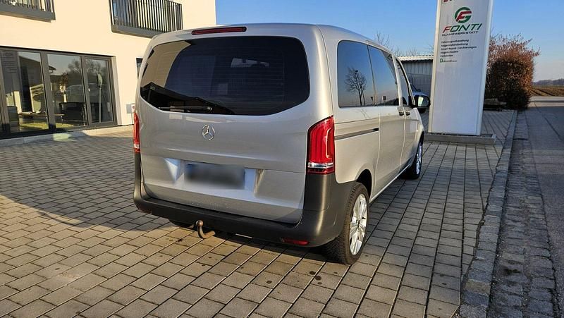 Gebraucht Mercedes Vito 163 PS (119 kW) 2018 Silber Van