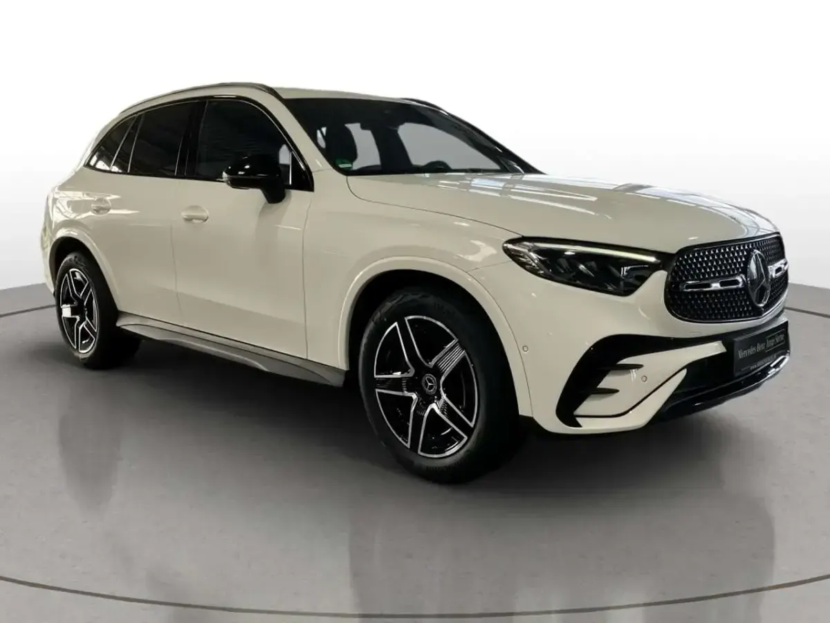 Gebraucht Mercedes GLC220 AMG line 197 PS (144 kW) 2025 Weiß SUV