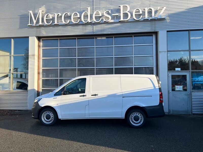 Arktikweiß Gebraucht 2022 Mercedes e-Vito Van / Kleinbus | 29.607 € - Bild 1/4