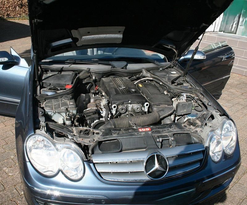 Gebraucht Mercedes CLK200 163 PS (119 kW) 2006 Blau Cabrio