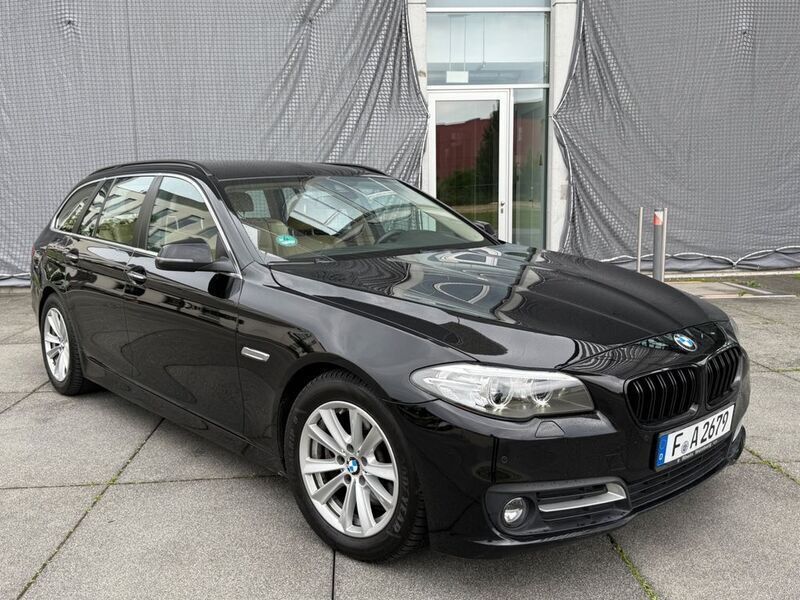 Schwarz Gebraucht 2016 BMW 520 Performance Kombi | 10.500 € (Superpreis) - Bild 1/4