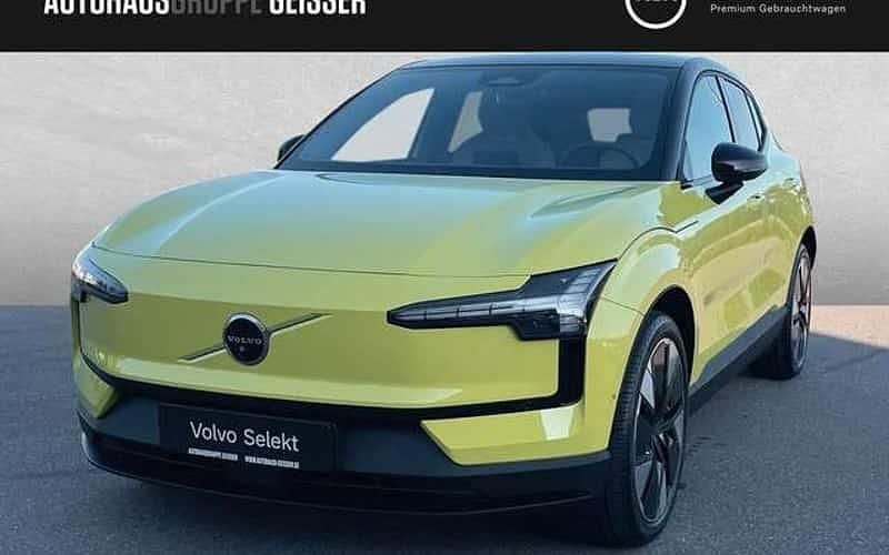 Moss yellow Gebraucht 2025 Volvo EX30 Performance SUV | 41.250 € (Fairer Preis) - Bild 1/4