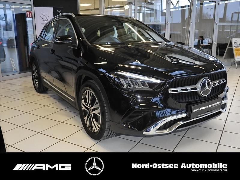 Gebraucht Mercedes GLA200 Progressive 150 PS (110 kW) 2025 Metalliclack kosmosschwarz SUV