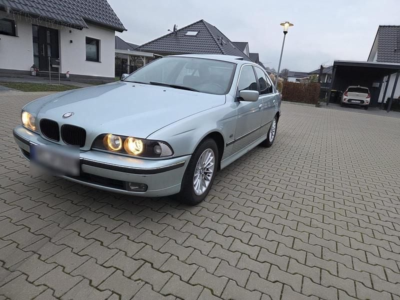 Gebraucht BMW 525 143 PS (105 kW) 1997 Silber Limousine