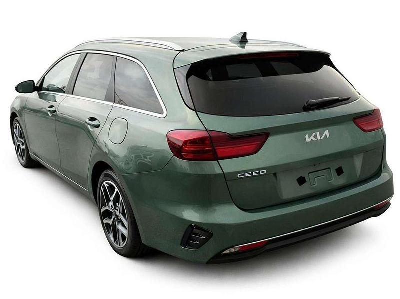 Neu Kia Ceed 140 PS (102 kW) 2026 Expirience grün Kleinwagen