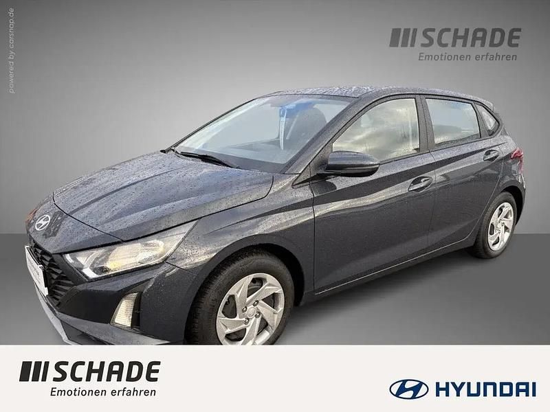 Grau Gebraucht 2024 Hyundai i20 Select Kleinwagen | 14.950 € (Guter Preis) - Bild 1/1