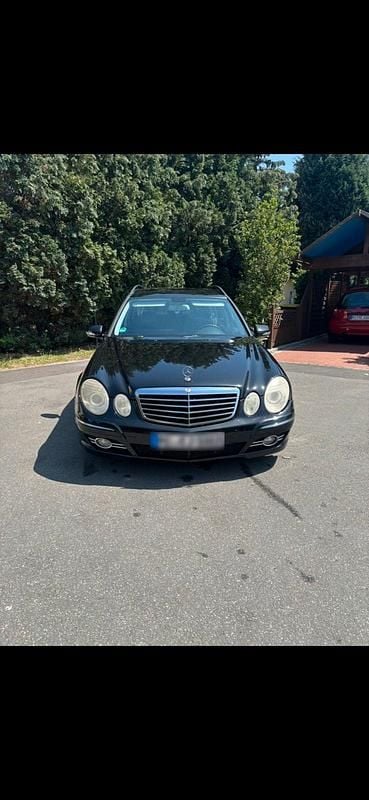Gebraucht Mercedes E320 224 PS (164 kW) 2007 Schwarz Kombi
