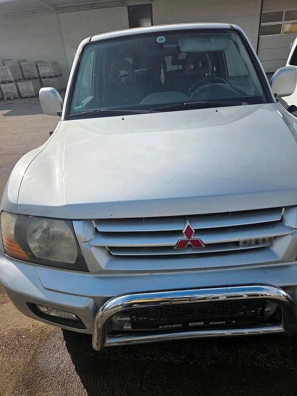 Gebraucht Mitsubishi Pajero 165 PS (121 kW) 2000 Silber SUV
