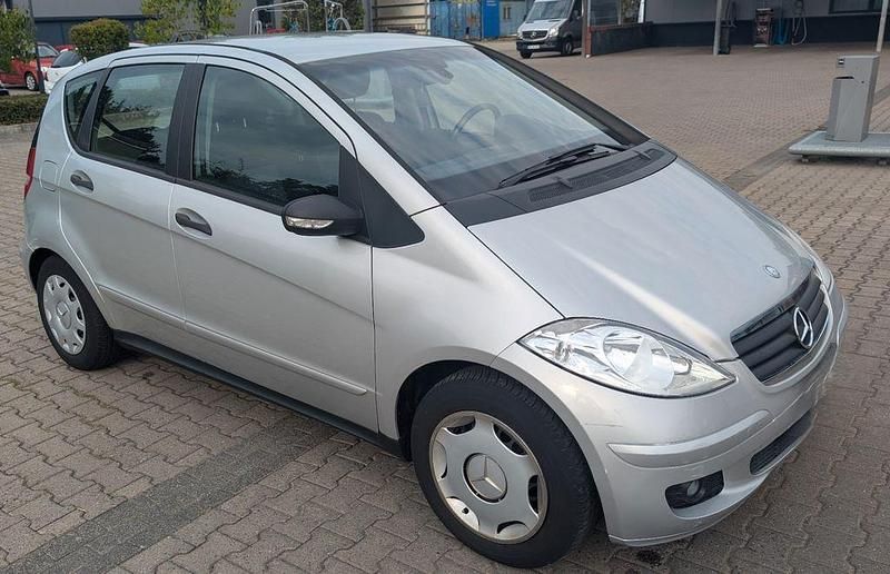 Silber Gebraucht 2006 Mercedes A150 Classic Van / Kleinbus | 2.490 € (Guter Preis) - Bild 1/4