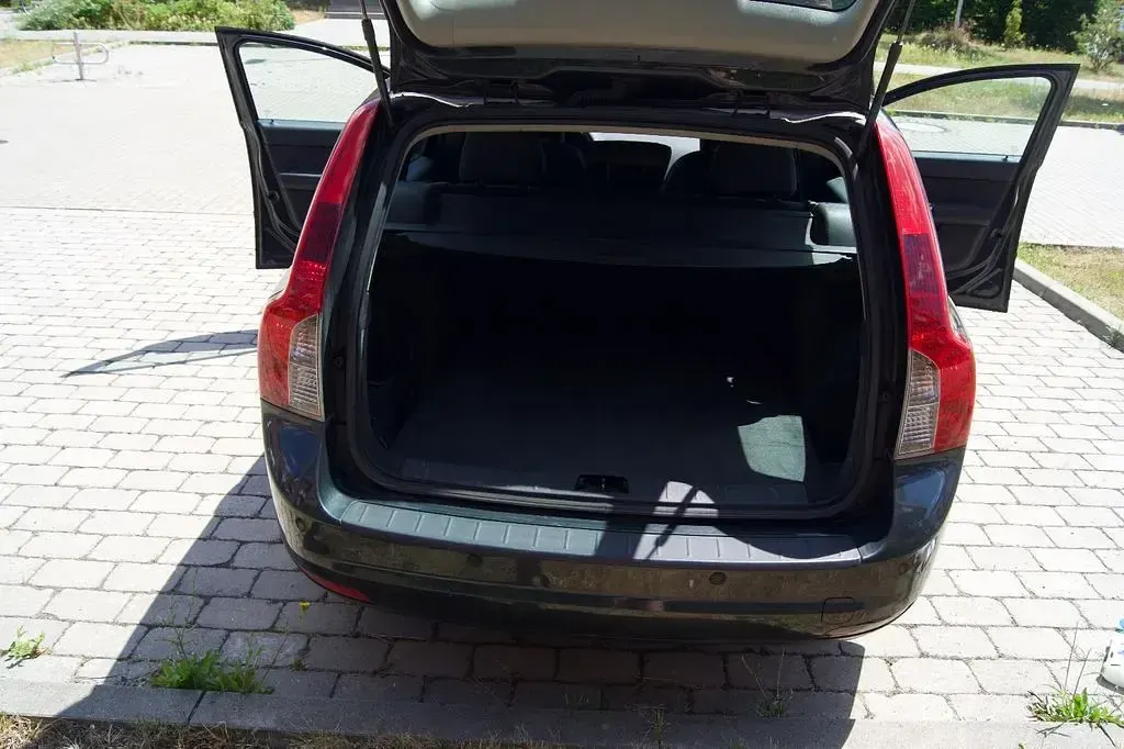 Gebraucht Volvo V50 109 PS (80 kW) 2010 Schwarz Kombi