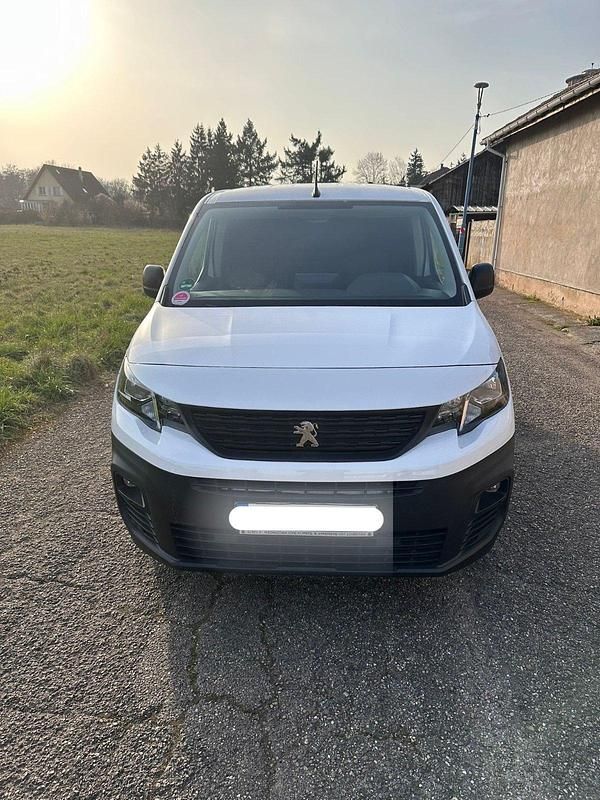 Gebraucht Peugeot Partner 75 PS (55 kW) 2019 Weiß Van / Kleinbus