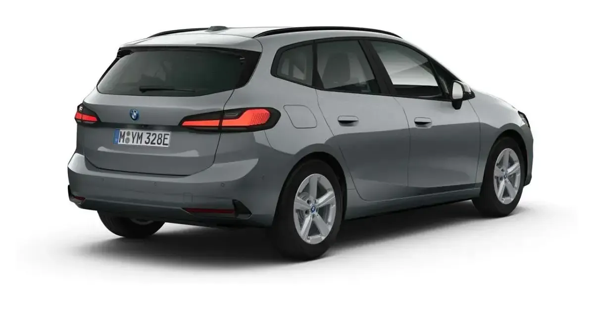 Gebraucht BMW 225 245 PS (180 kW) 2024 Skyscraper grau metallic Kombi
