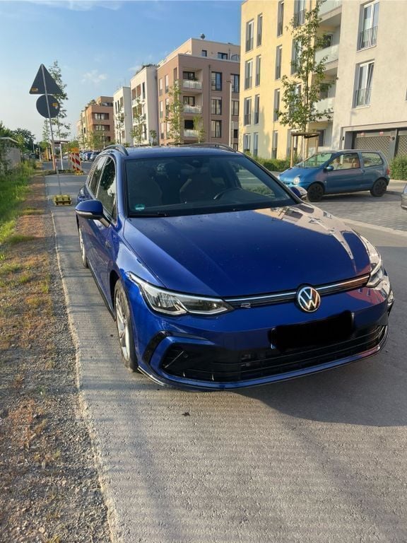 Blau Gebraucht 2022 VW Golf VIII R-line Kombi | 24.900 € (Superpreis) - Bild 1/4