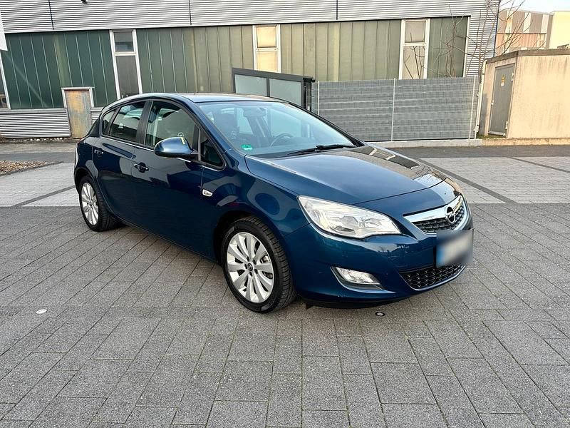 Gebraucht Opel Astra 116 PS (85 kW) 2010 Blau Kleinwagen