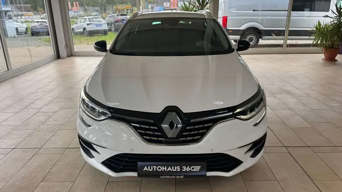 Gebraucht Renault Mégane GrandTour 140 PS (102 kW) 2024 Weiß Kombi