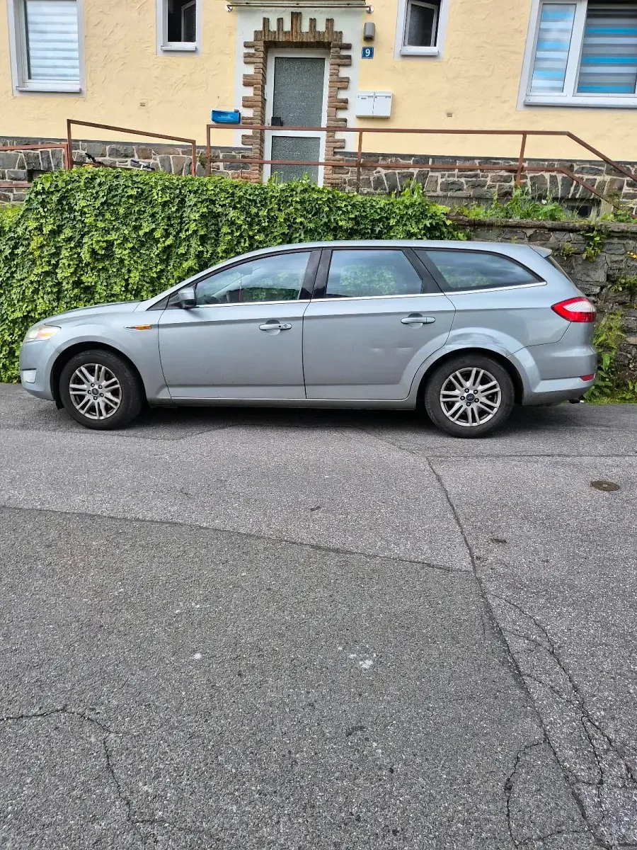 Gebraucht Ford Mondeo 192 PS (141 kW) 2009 Silber Kombi